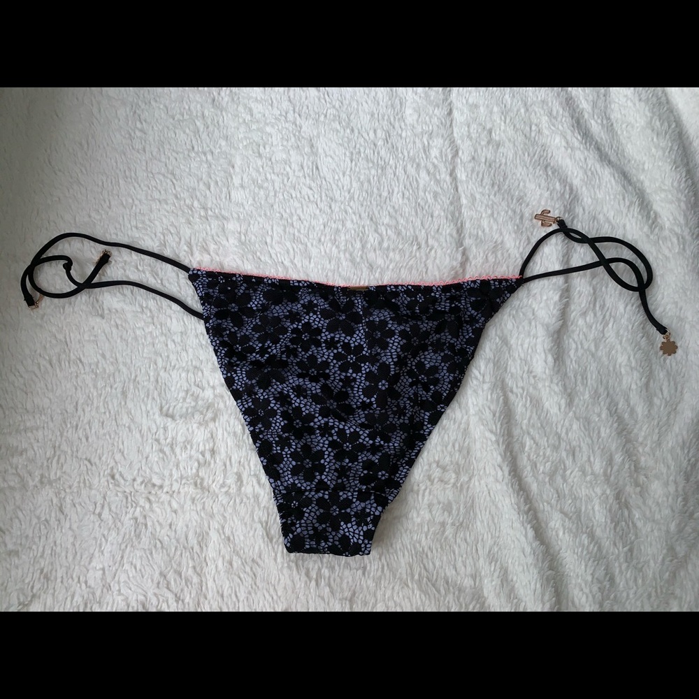 Victoria Secret Bikini Bottoms! Never Worn!